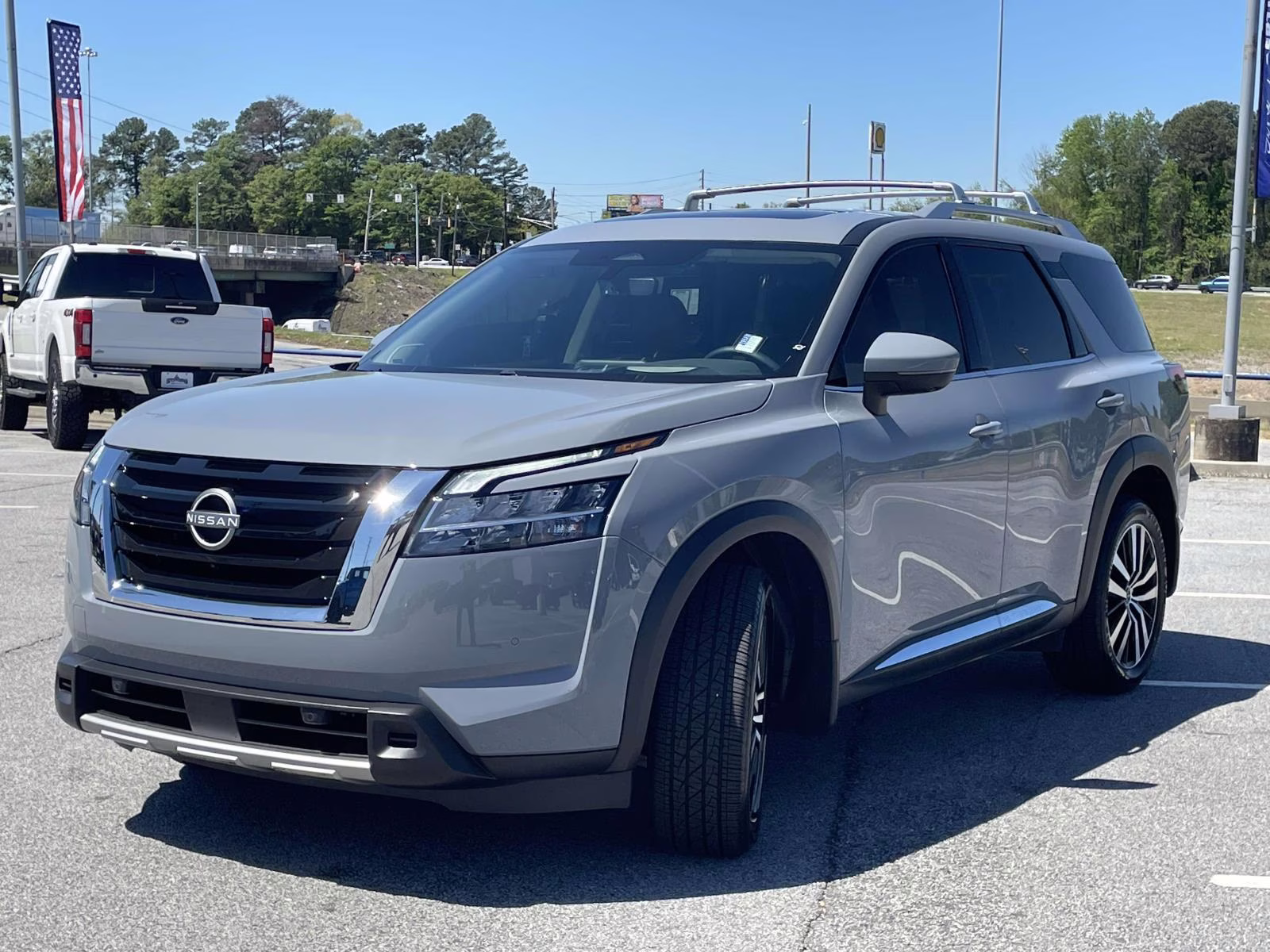 2024 Boulder Gray Pearl Nissan Pathfinder Platinum FWD SUV