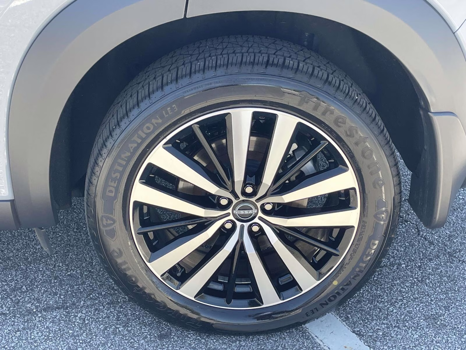 2024 Boulder Gray Pearl Nissan Pathfinder Platinum FWD SUV