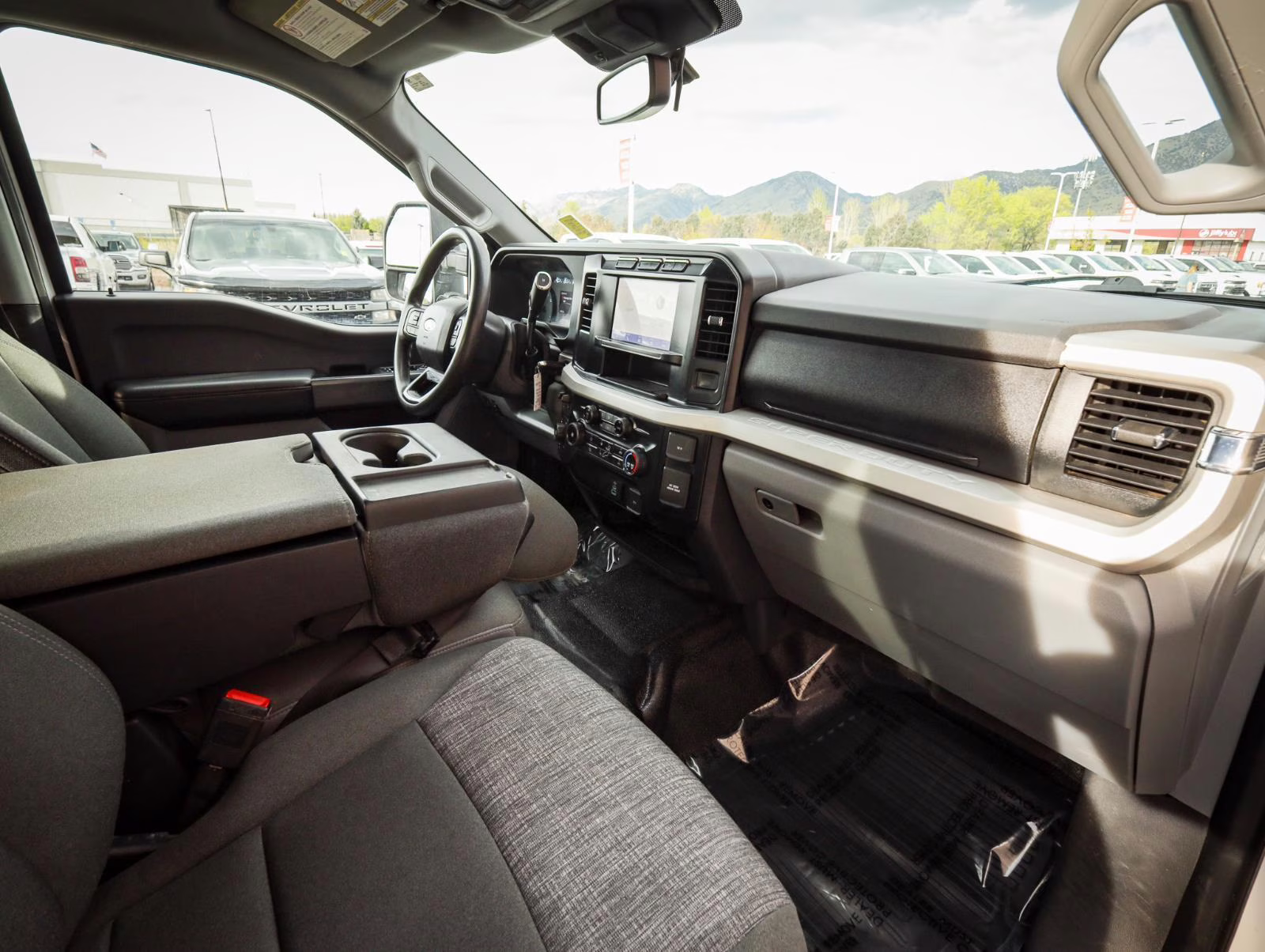 2023 Oxford White Ford Super Duty F-350 SRW XLT 4X4 Truck