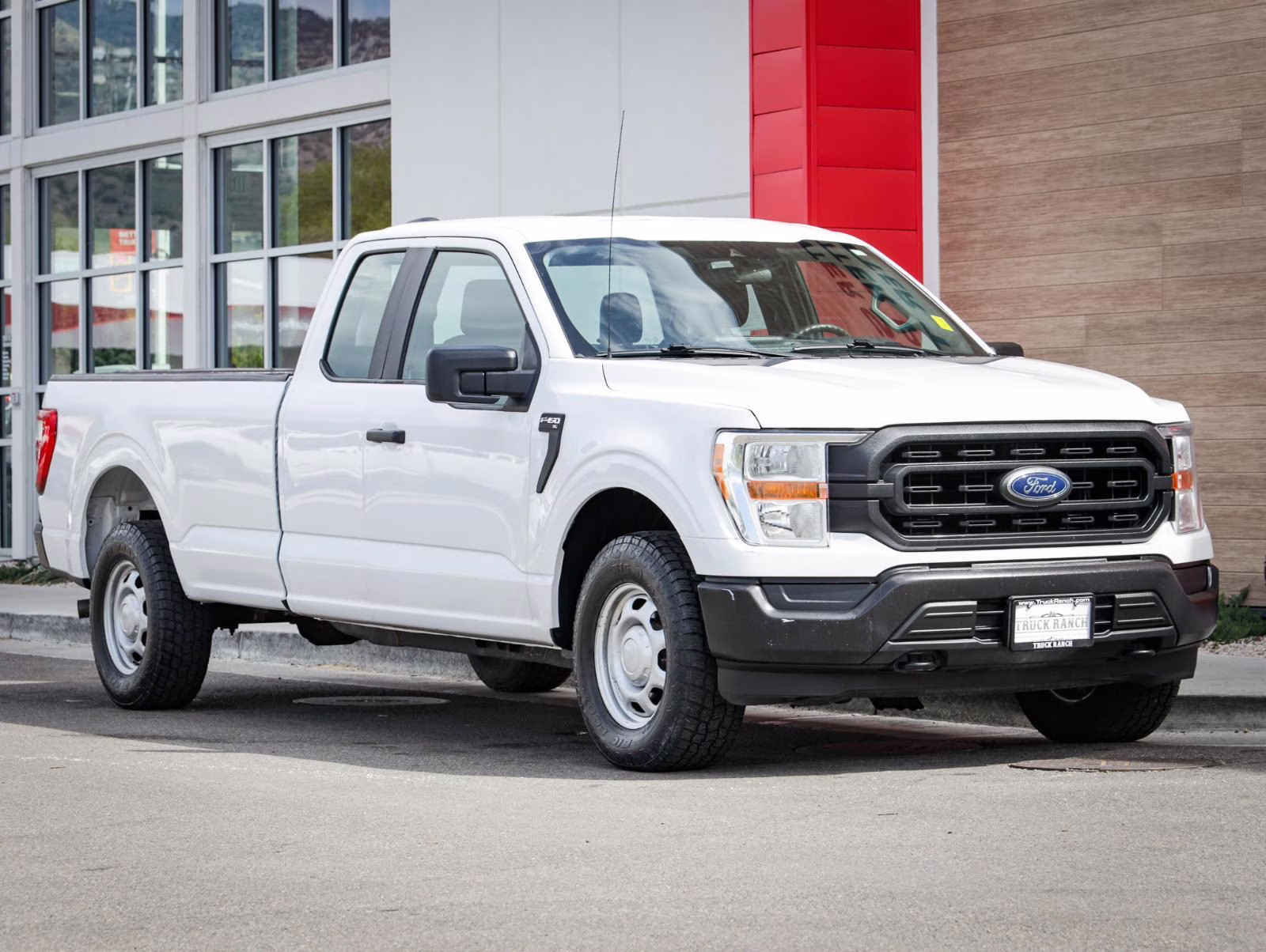 2021 Oxford White Ford F-150 XL 4X4 Truck