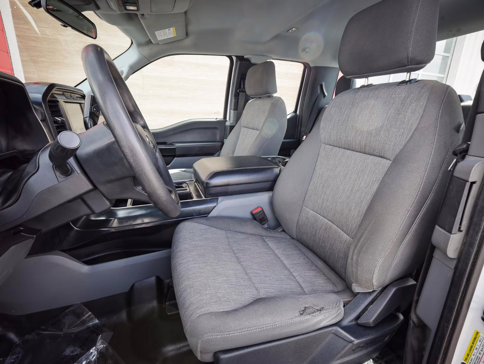 2021 Oxford White Ford F-150 XL 4X4 Truck