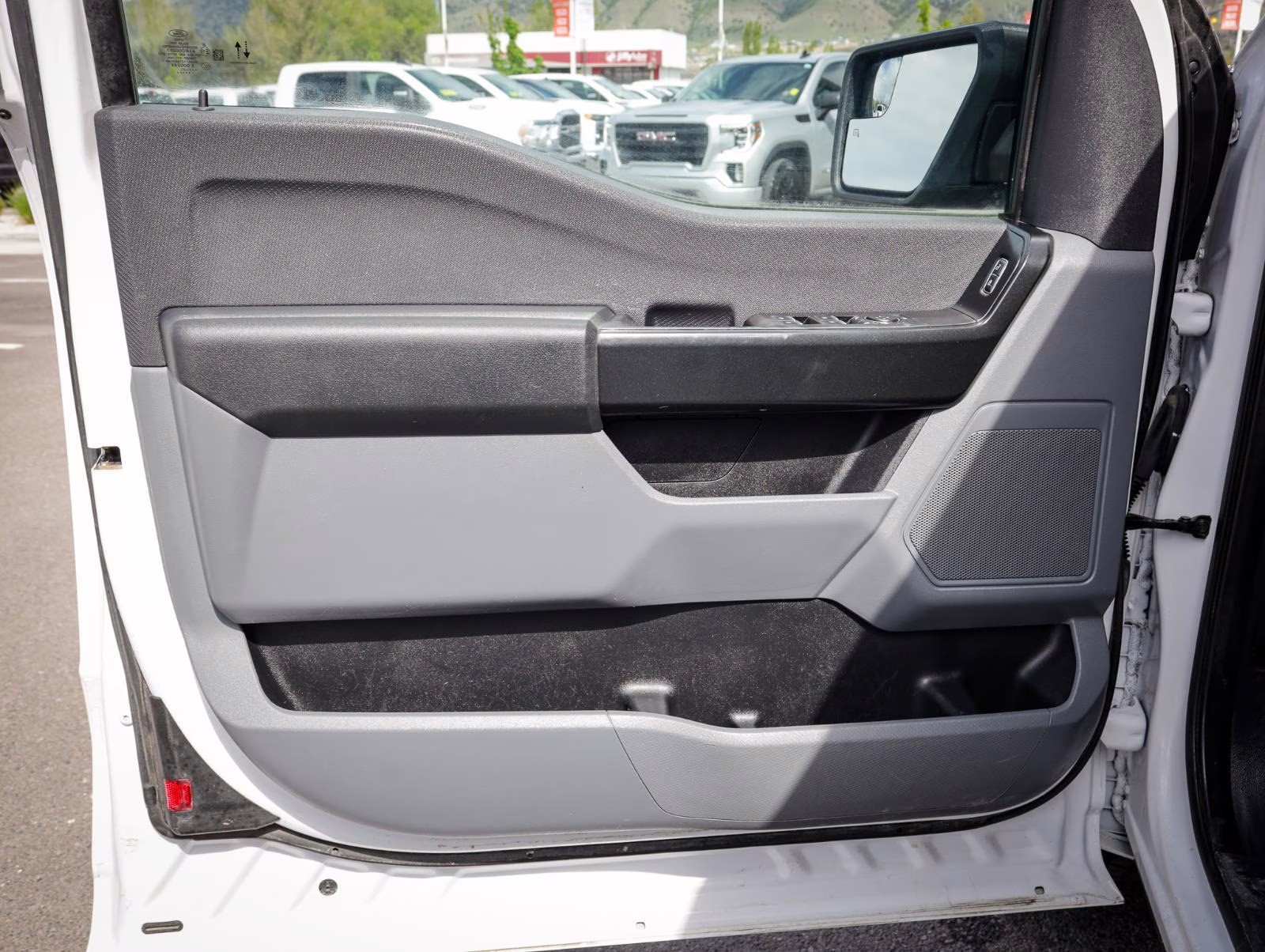 2021 Oxford White Ford F-150 XL 4X4 Truck