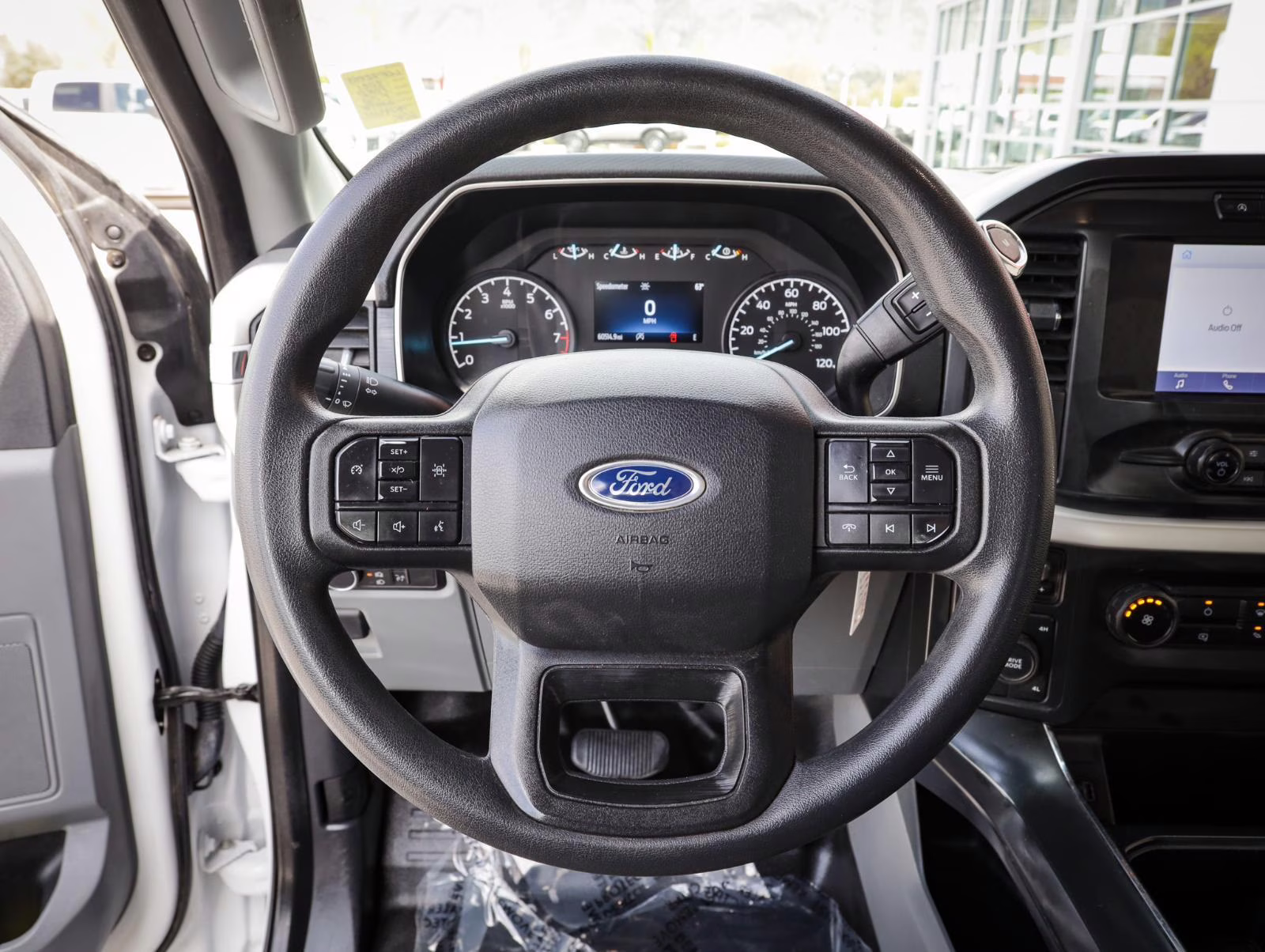 2021 Oxford White Ford F-150 XL 4X4 Truck