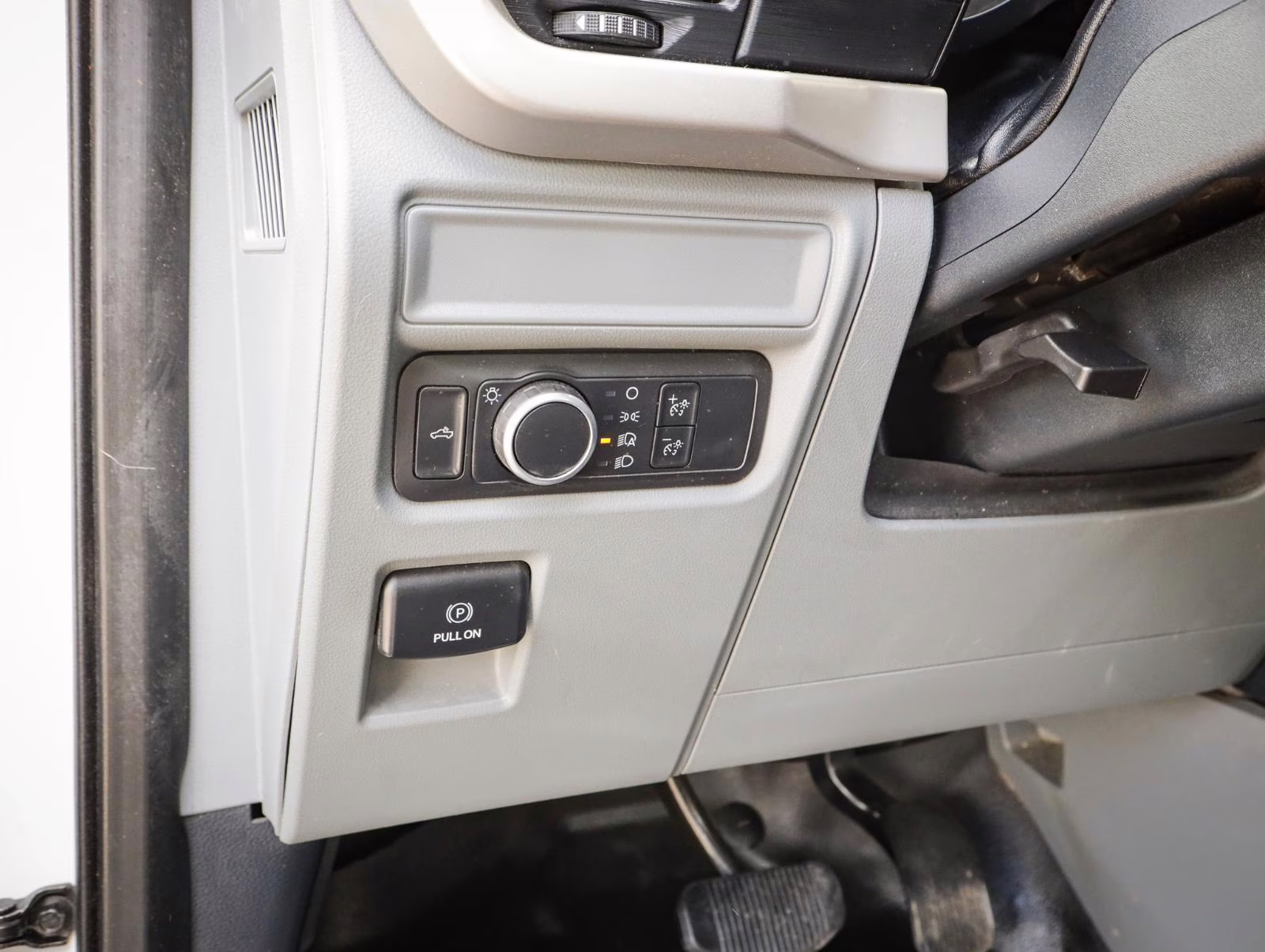 2021 Oxford White Ford F-150 XL 4X4 Truck