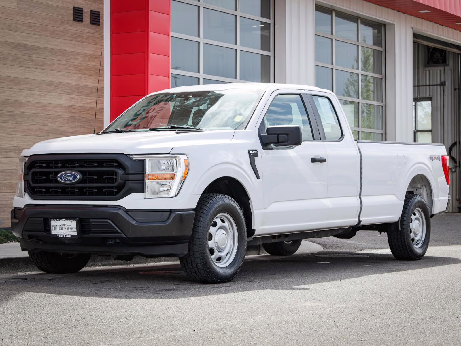 2021 Oxford White Ford F-150 XL 4X4 Truck