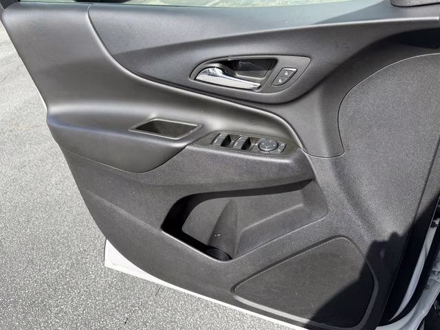 2023 Summit White Chevrolet Equinox LT FWD SUV