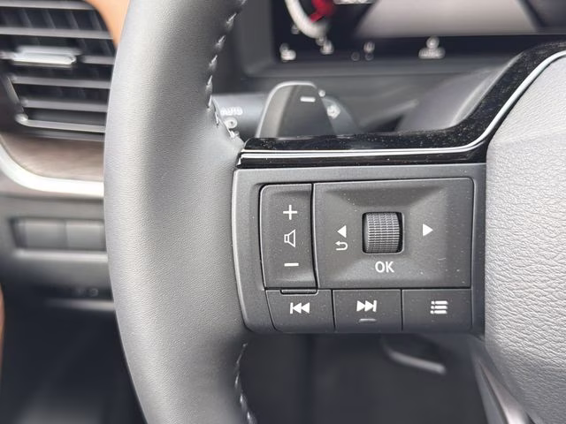 2026 Everest White Pearl/Super Black Nissan Rogue Platinum AWD SUV