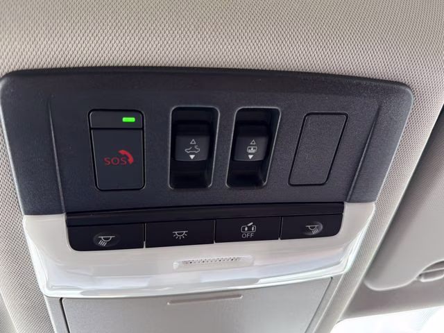 2026 Everest White Pearl/Super Black Nissan Rogue Platinum AWD SUV