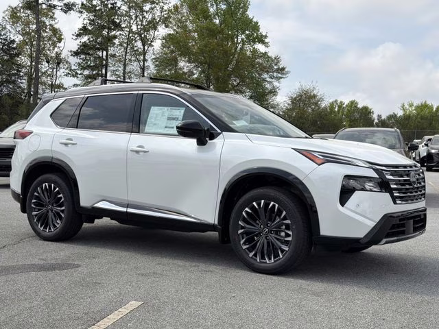 2026 Everest White Pearl/Super Black Nissan Rogue Platinum AWD SUV