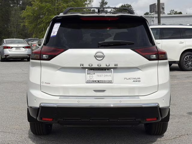 2026 Everest White Pearl/Super Black Nissan Rogue Platinum AWD SUV
