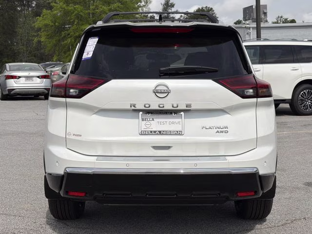 2026 Everest White Pearl/Super Black Nissan Rogue Platinum AWD SUV