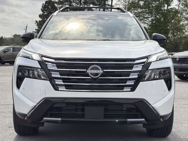 2026 Everest White Pearl/Super Black Nissan Rogue Platinum AWD SUV