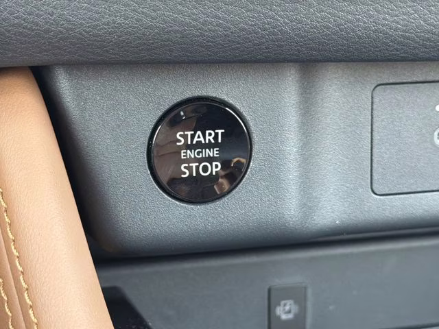 2026 Everest White Pearl/Super Black Nissan Rogue Platinum AWD SUV