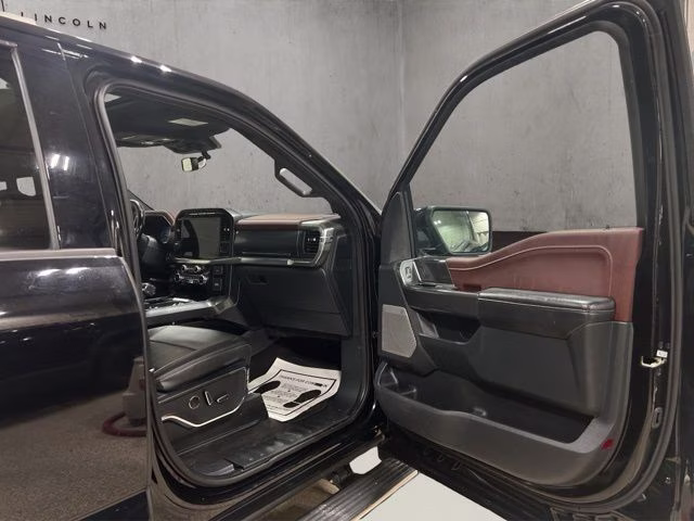 2023 Agate Black Metallic Ford F-150 Lariat 4X4 Truck