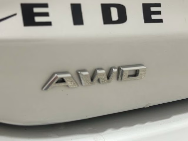 2024 Crystal White Tricoat Cadillac XT6 Sport AWD SUV