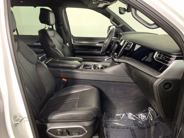 2023 Bright White Clearcoat Jeep Wagoneer L Series III 4X4 SUV