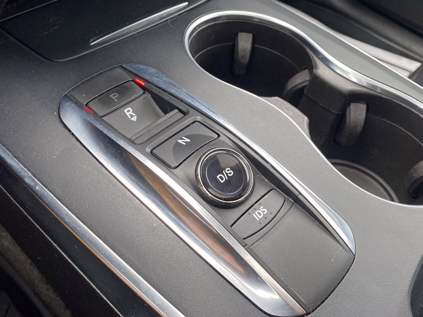 2016 White Diamond Pearl Acura MDX w/Tech AWD SH-AWD