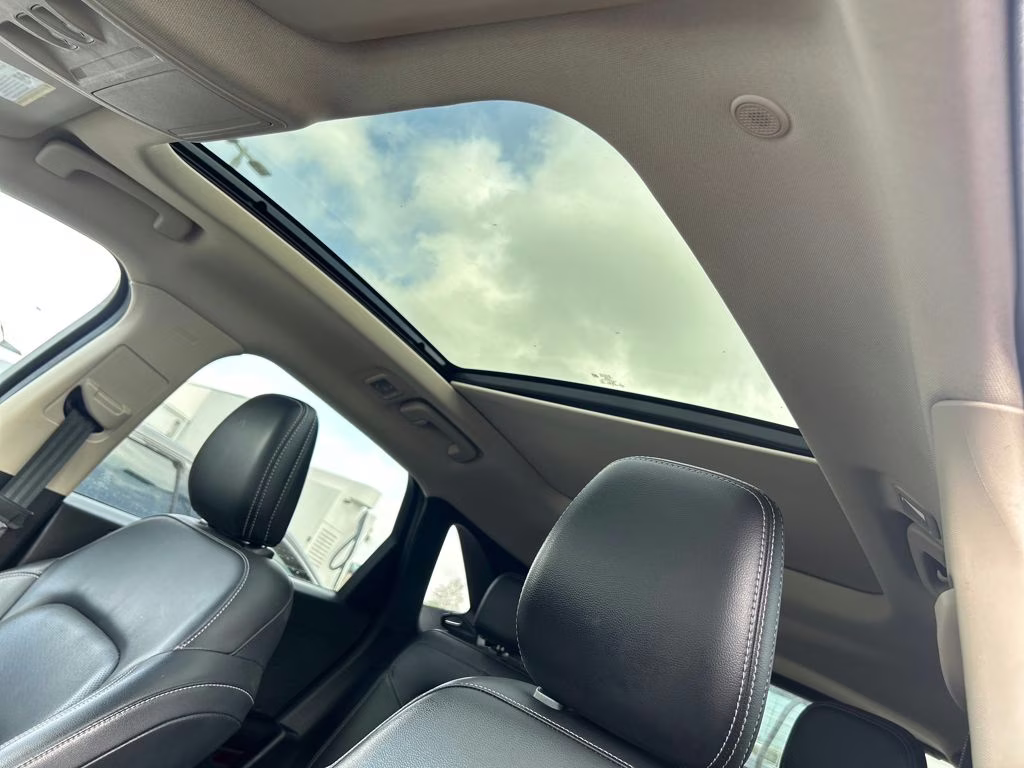 2020 Oxford White Ford Escape SEL AWD SUV