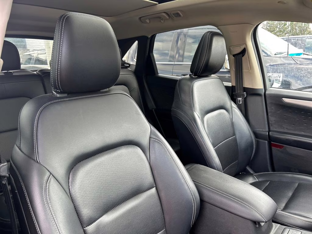 2020 Oxford White Ford Escape SEL AWD SUV