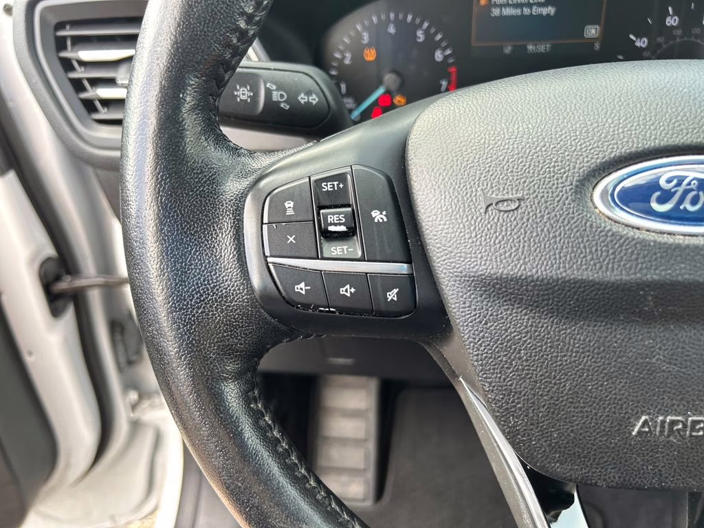 2020 Oxford White Ford Escape SEL AWD SUV