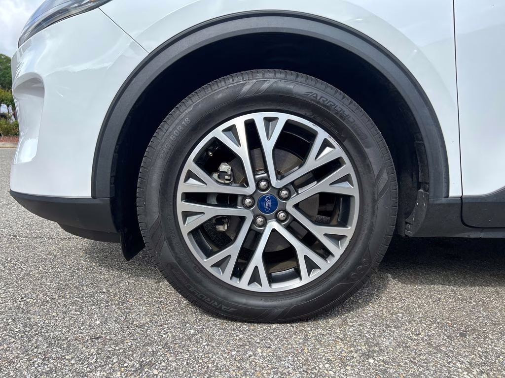 2020 Oxford White Ford Escape SEL AWD SUV