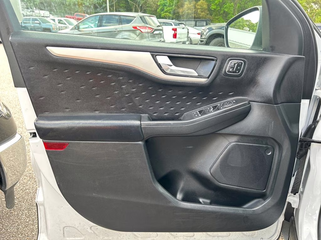 2020 Oxford White Ford Escape SEL AWD SUV