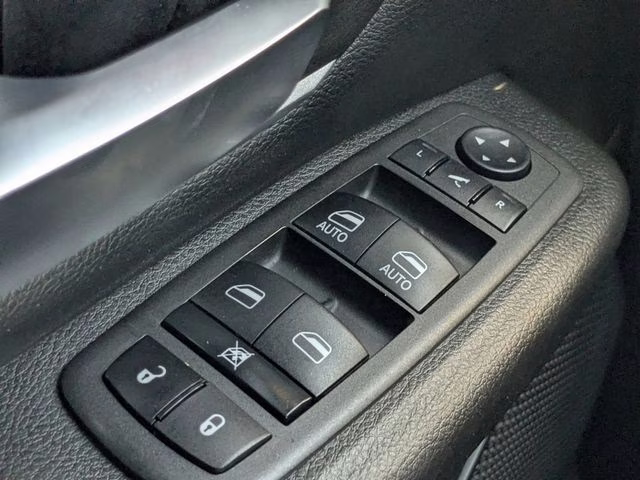 2022 Billet Silver Metallic Clearcoat Ram 1500 Big Horn/Lone Star 4X4 Truck