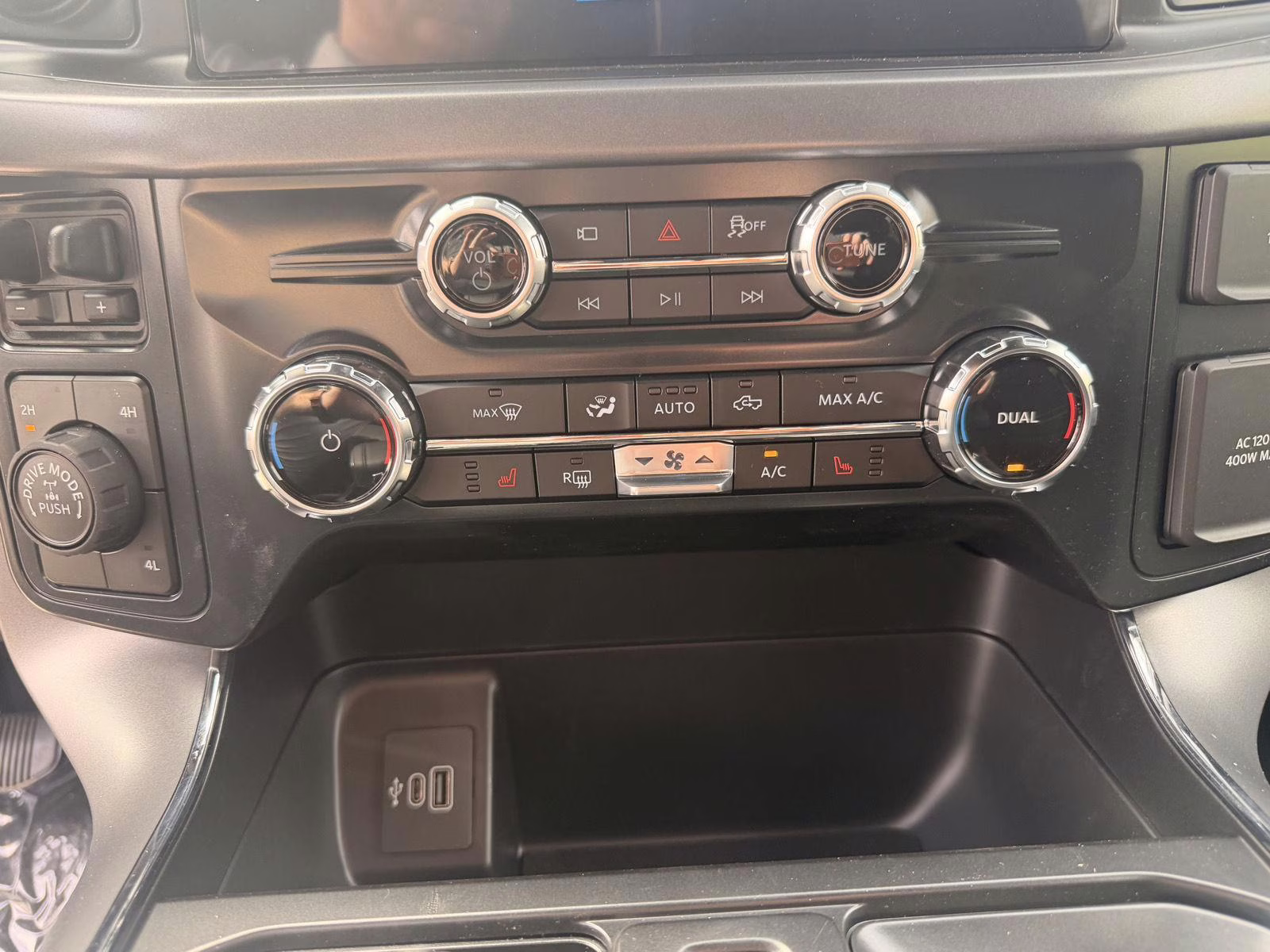 2026 Oxford White Ford F-150 XLT 4X4 Truck