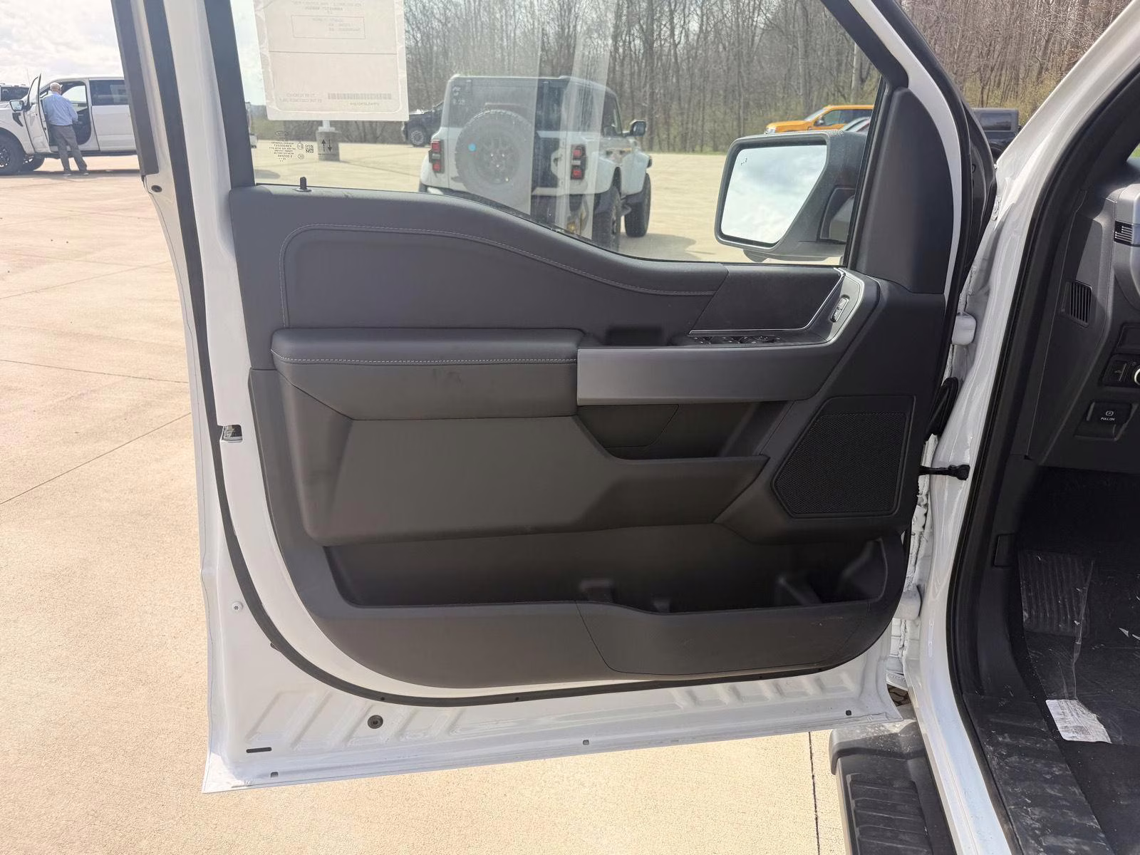 2026 Oxford White Ford F-150 XLT 4X4 Truck