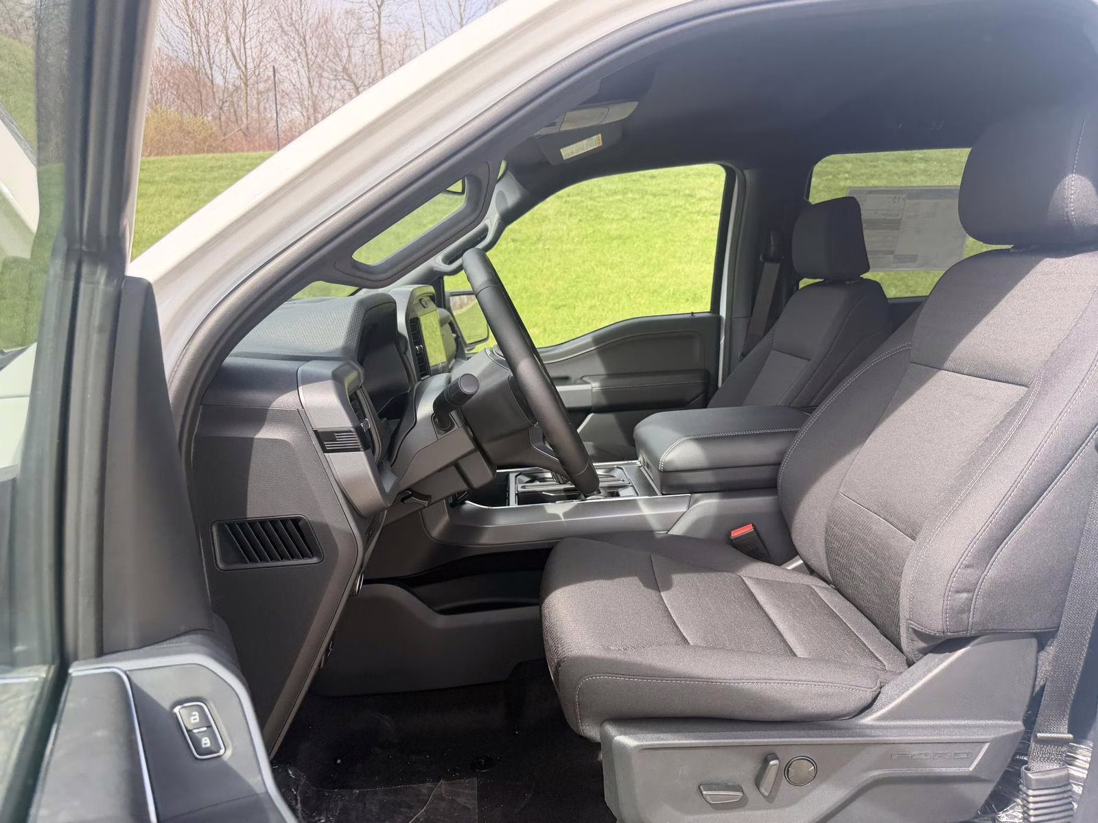 2026 Oxford White Ford F-150 XLT 4X4 Truck