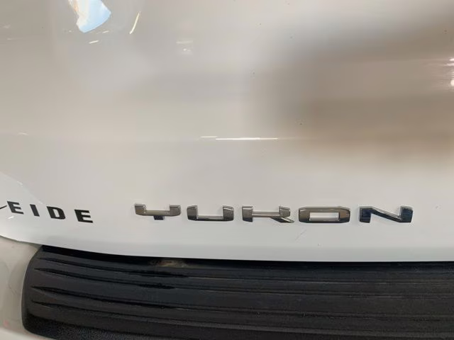 2024 Summit White GMC Yukon XL AT4 4X4 SUV