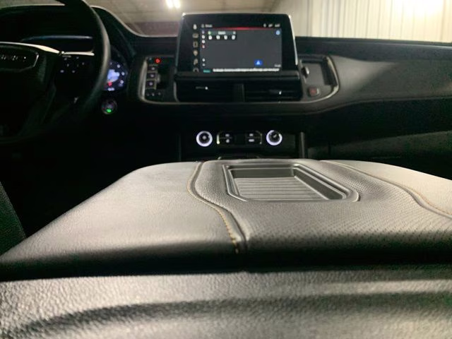 2024 Summit White GMC Yukon XL AT4 4X4 SUV