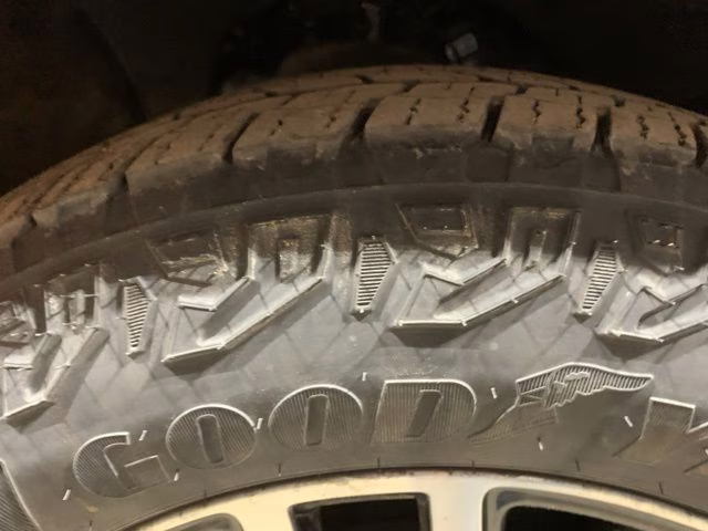 2024 Summit White GMC Yukon XL AT4 4X4 SUV