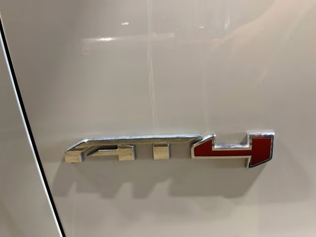 2024 Summit White GMC Yukon XL AT4 4X4 SUV
