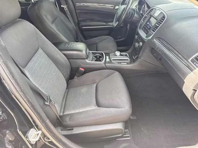 2021 Gloss Black Chrysler 300 RWD Sedan