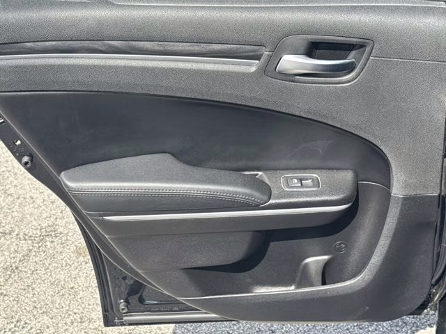 2021 Gloss Black Chrysler 300 RWD Sedan