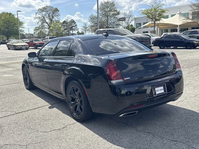 2021 Gloss Black Chrysler 300 RWD Sedan