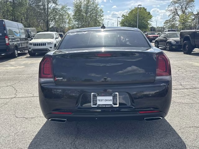 2021 Gloss Black Chrysler 300 RWD Sedan