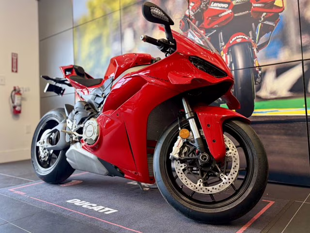 2026 RED Ducati PANIGALE V4