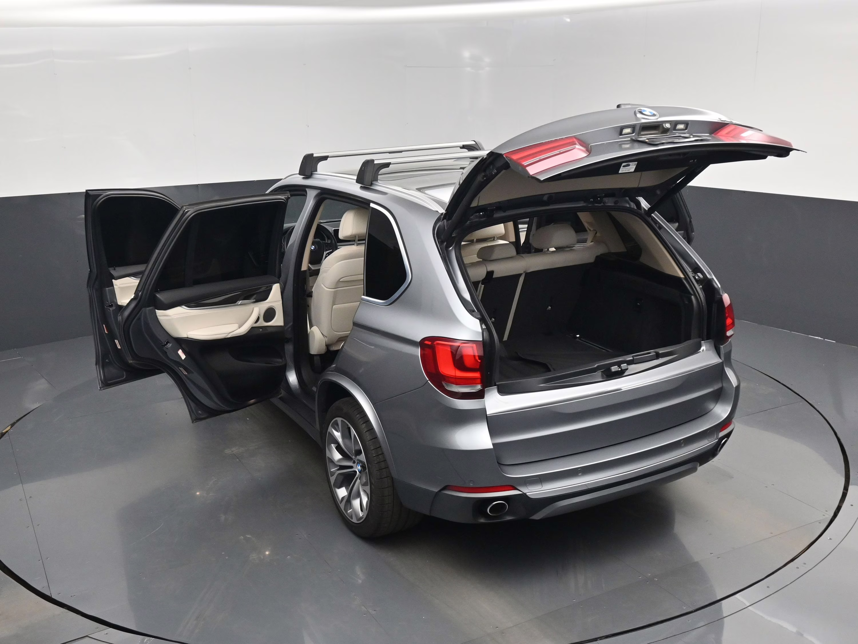 2015 Space Gray Metallic BMW X5 xDrive35d AWD SUV