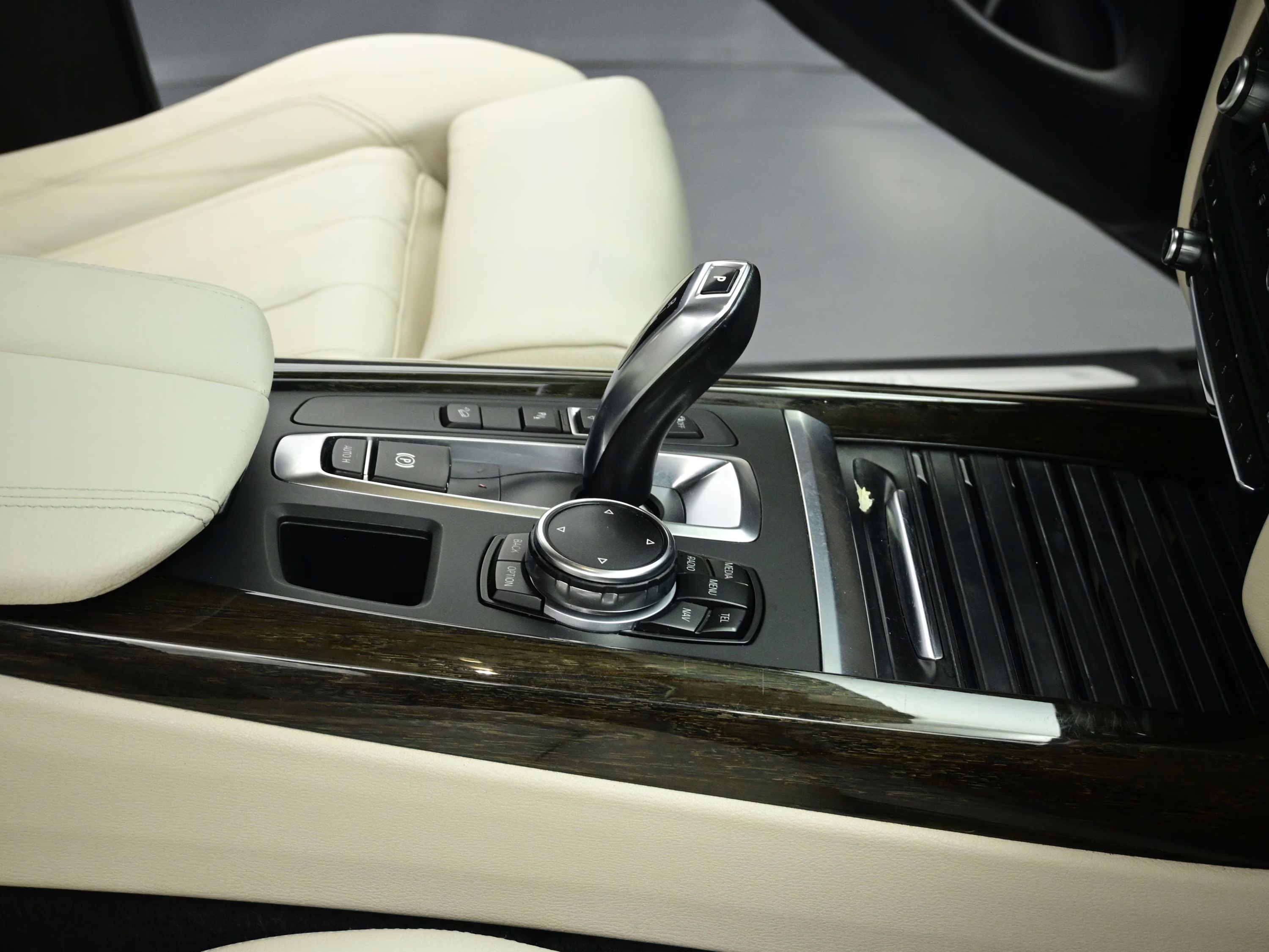 2015 Space Gray Metallic BMW X5 xDrive35d AWD SUV