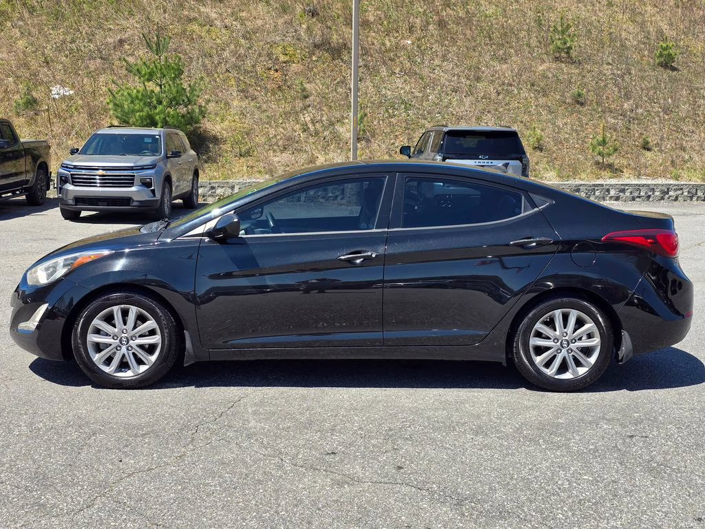 2016 Phantom Black Hyundai Elantra SE FWD Sedan