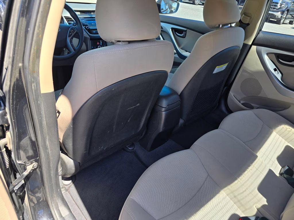 2016 Phantom Black Hyundai Elantra SE FWD Sedan