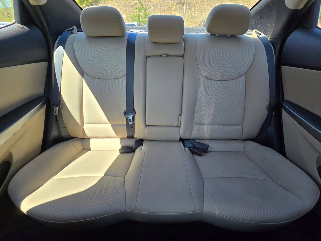 2016 Phantom Black Hyundai Elantra SE FWD Sedan