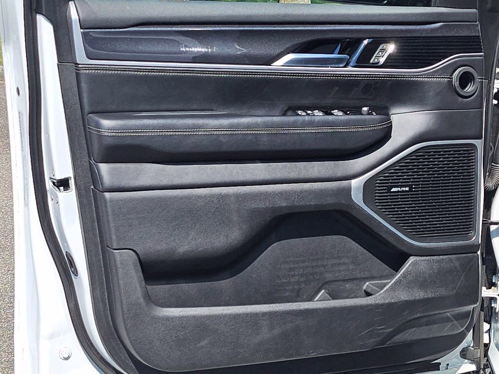 2023 Bright White Clearcoat Jeep Wagoneer Base 4X4 SUV