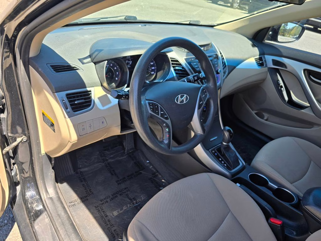 2016 Phantom Black Hyundai Elantra SE FWD Sedan