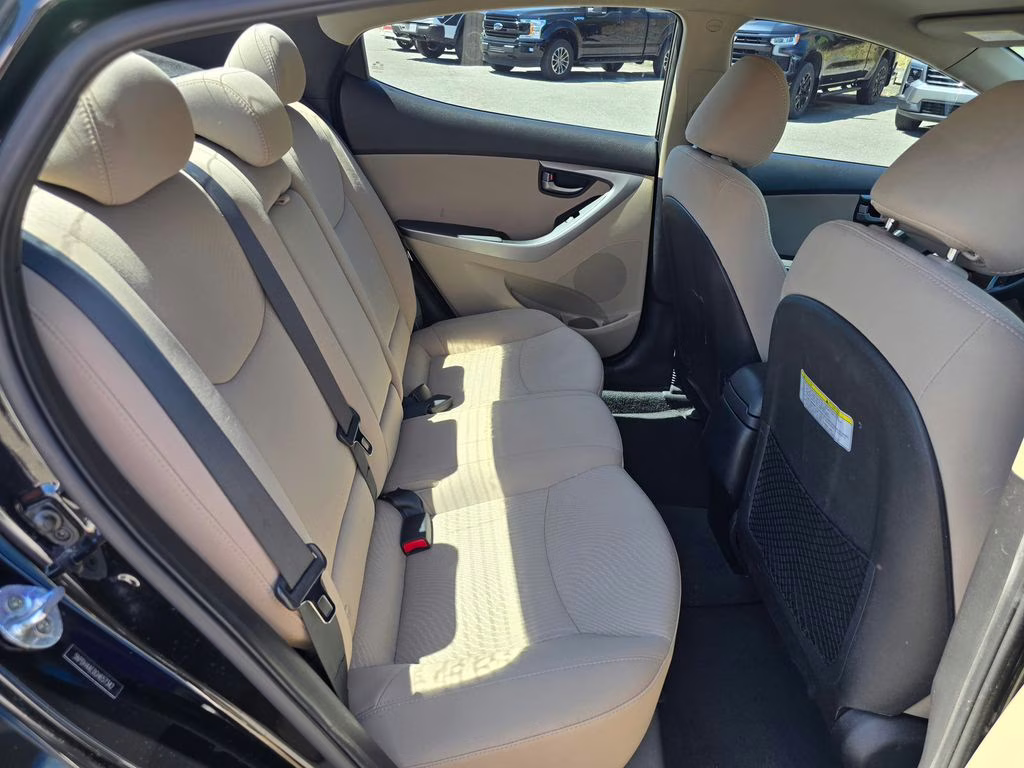 2016 Phantom Black Hyundai Elantra SE FWD Sedan