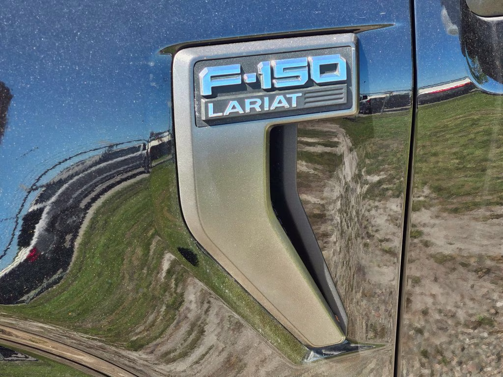 2023 Black Metallic Ford F-150 Lariat 4X4 Truck