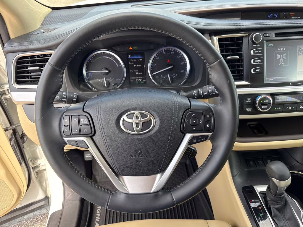 2019 Blizzard Pearl Toyota Highlander Hybrid XLE AWD SUV