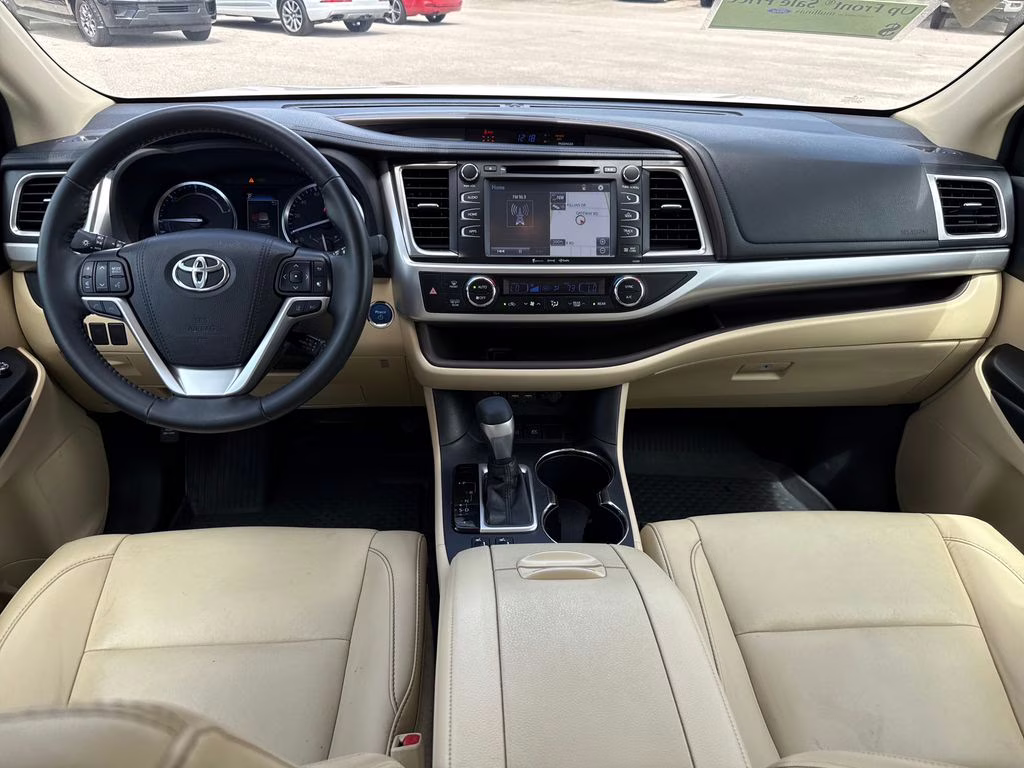 2019 Blizzard Pearl Toyota Highlander Hybrid XLE AWD SUV
